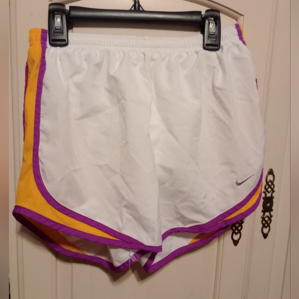 NIKE DRI FIT SHORTS SIZE SMALL